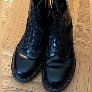 Dr Marten’s 1490 smooth boots, black women’s size 11